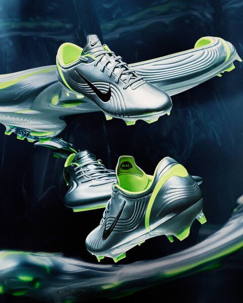 Get the R9 look with the Nike Mercurial Vapor 1 RGN SE on 9 December